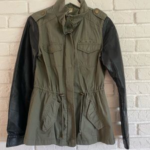 Camo jacket with leather sleeves